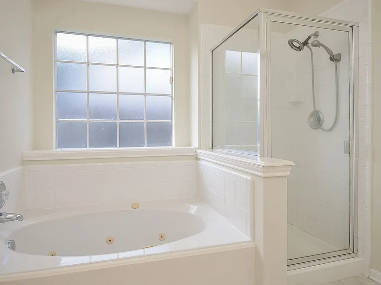 2715 Sunnycreek Ln — Photo 11