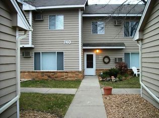 740 W Village Rd APT 201, Chanhassen, MN 55317