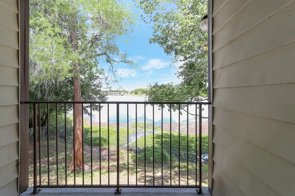 Building Photo - 3960 Crayrich Cir #C-2