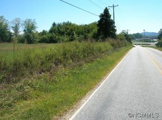 412 McMurray Rd, Flat Rock, NC 28731