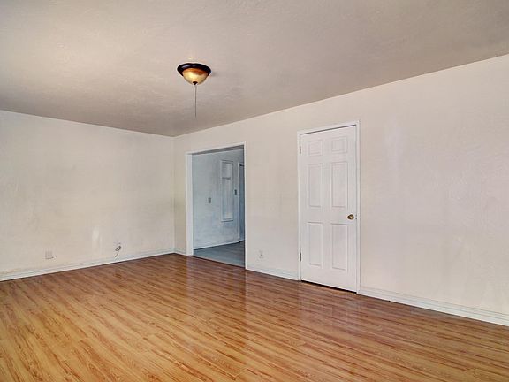 4th image of 757 Belasco Ave