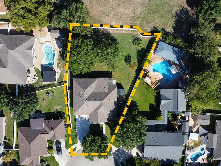 1415 Azalea Ln — Photo 4