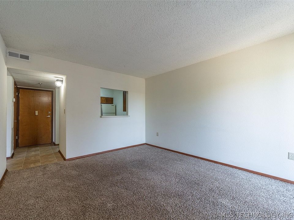 1st image of 302 E Washington Ave