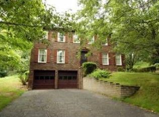 852 Eisenhower Dr, Pittsburgh, PA 15228