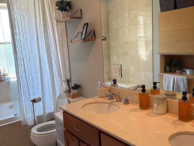 2836 N Dawson Ave #2W — Photo 17