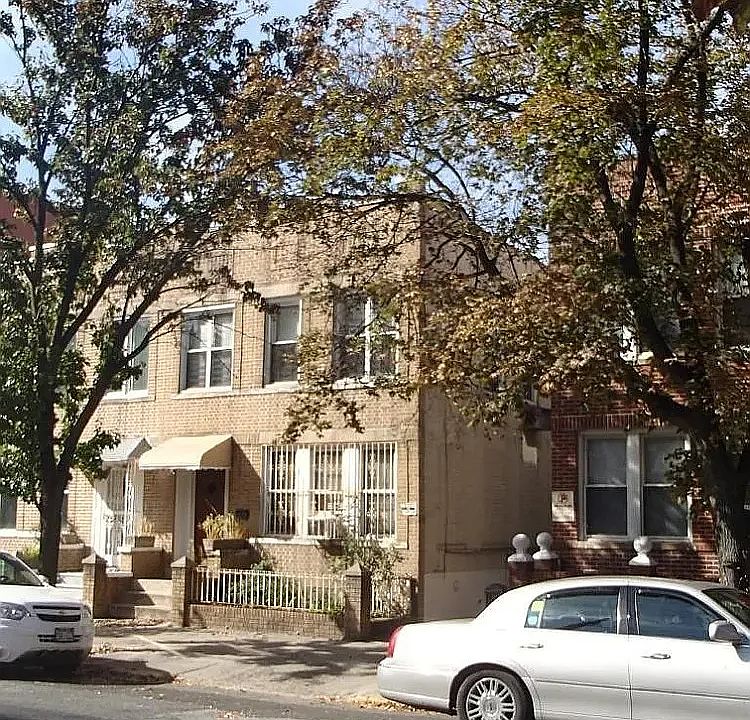 1st image of 2840 37th St