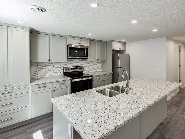 4 Trafford Pl NW #R — Photo 3