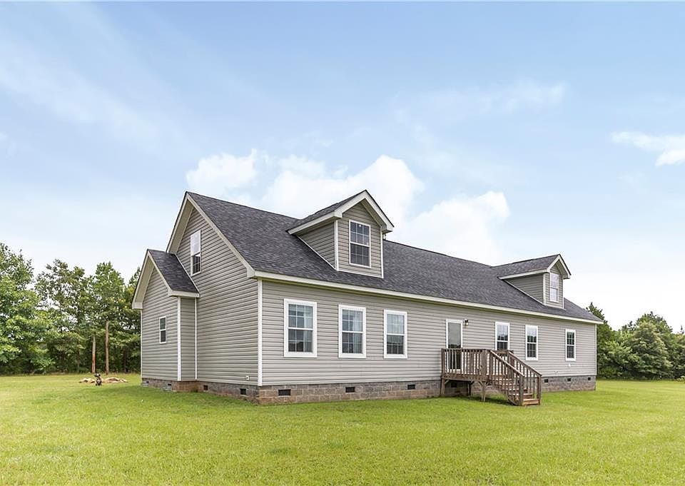 1st image of 68 Jennifer Dr
