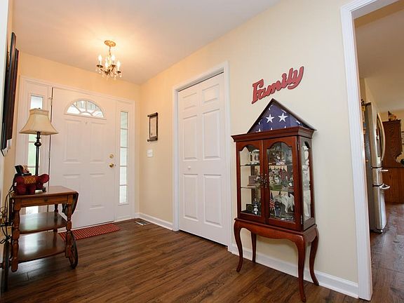 5th image of 20 Gladney Dr