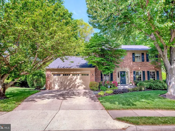 4610 Star Flower Dr, Chantilly, VA 20151