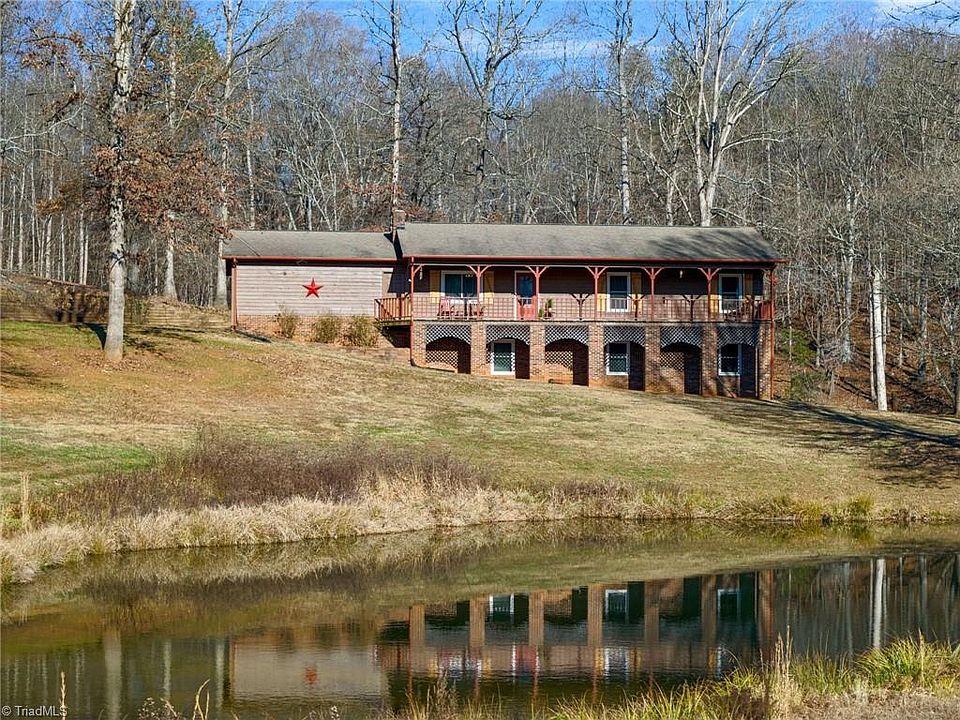 1st image of 133 Creekstone Dr