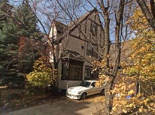 116-17 Grosvenor Ln, Richmond Hill, NY 11418
