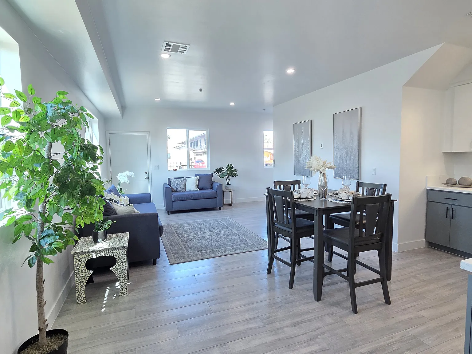 3 bed, 1400 sqft, $3,000 — Photo 4