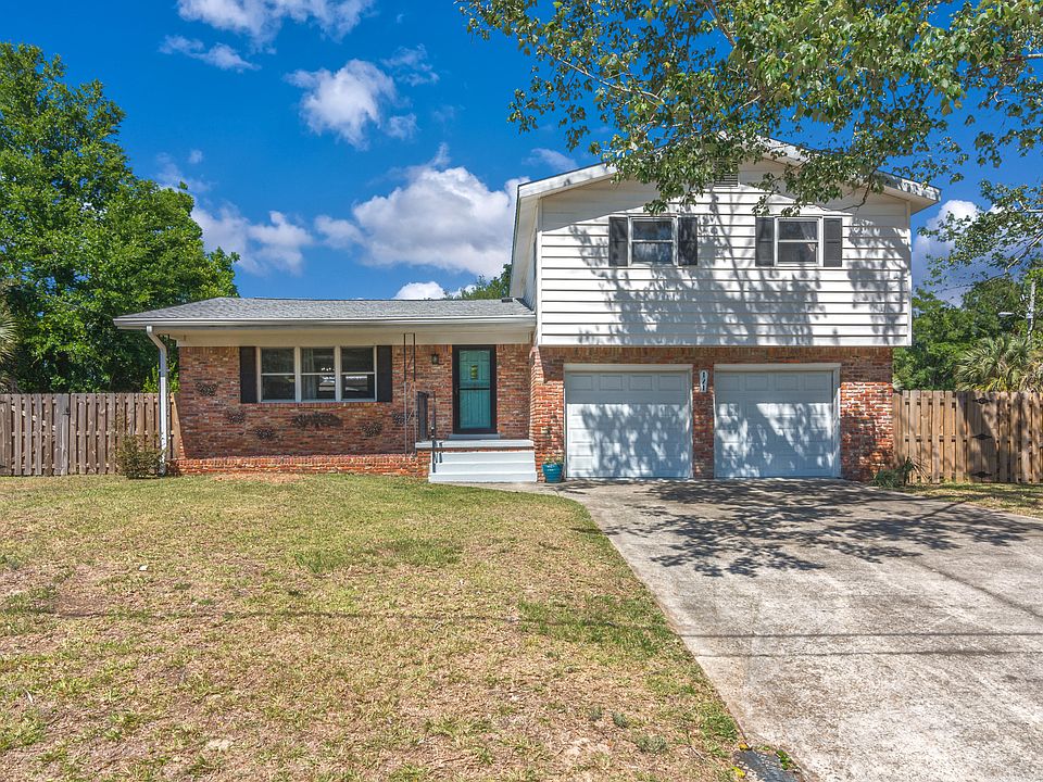 1st image of 121 Virginia Dr
