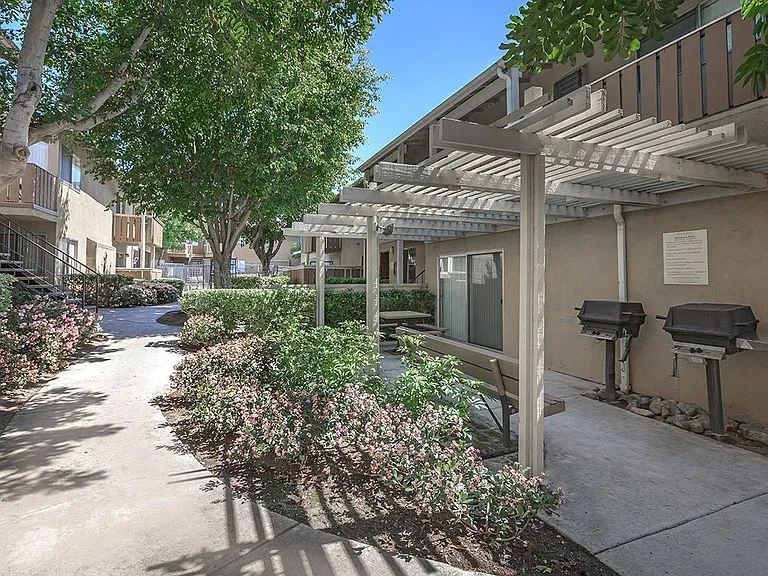 3070 E Frontera St — Photo 18