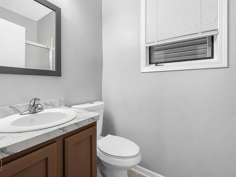 2529 W Flournoy St #1 — Photo 4