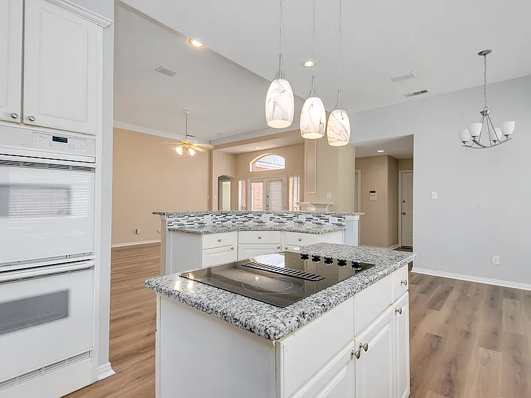 1404 Ranch Hill Dr — Photo 10