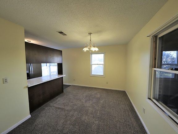 3rd image of 104 Cherrywood Dr