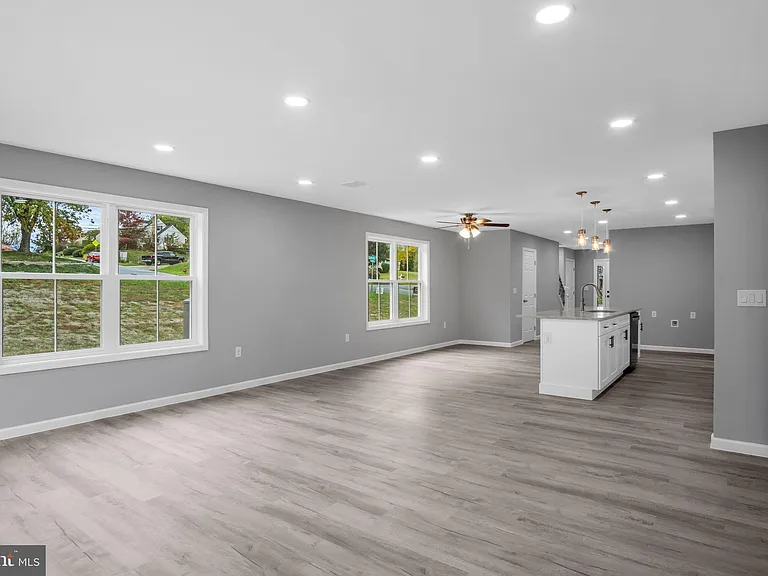 1500 Embassy Dr #A — Photo 3