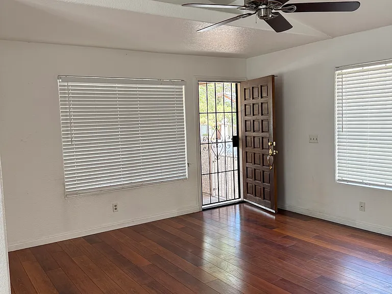 1417 Santa Margarita St — Photo 5