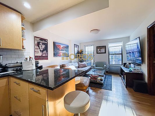 5th image of 510 E 11th St APT 1