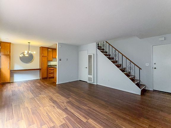 2nd image of 4071 McLaughlin Ave #4