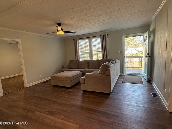 4th image of 407 Maple Street SW