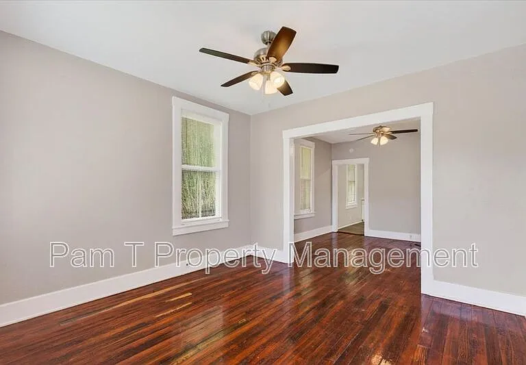 118 W 56th St — Photo 3