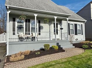 59 Chalmers St, Springfield, MA 01118