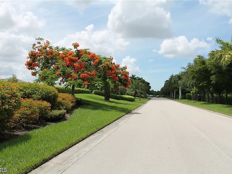 2736 Lambay Ct — Photo 9