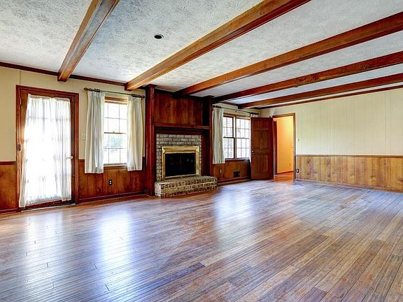 4th image of 2012 Lansbury Ct