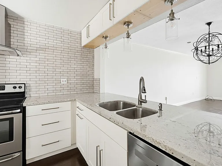 411 C Ave — Photo 15