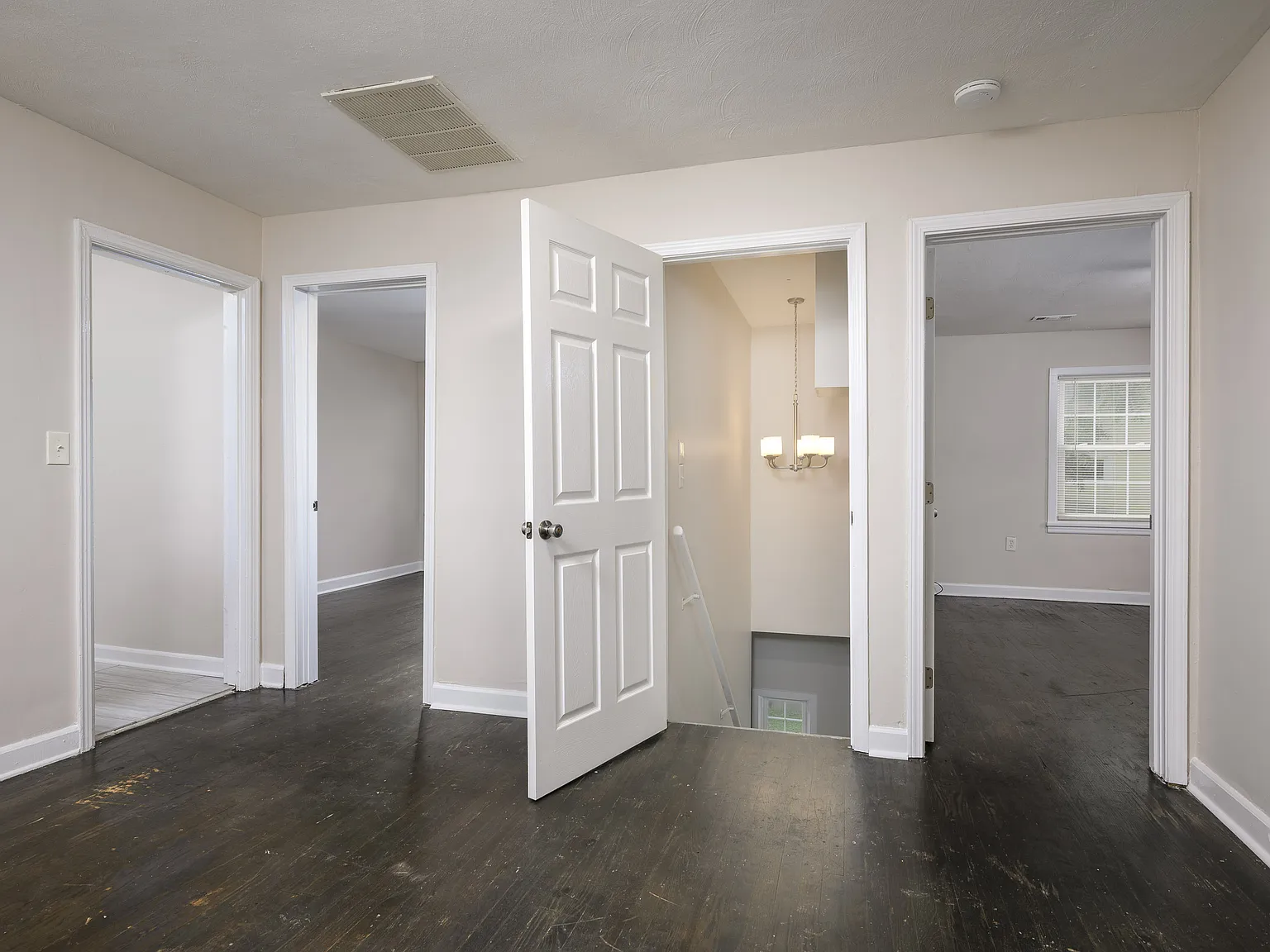 3 bed, 1200 sqft, $1,200 — Photo 3