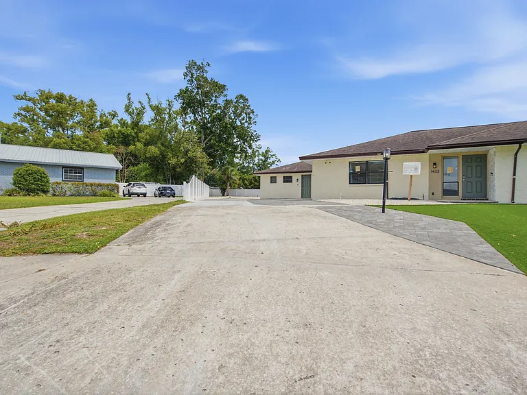 1433 Ellison Ln — Photo 4