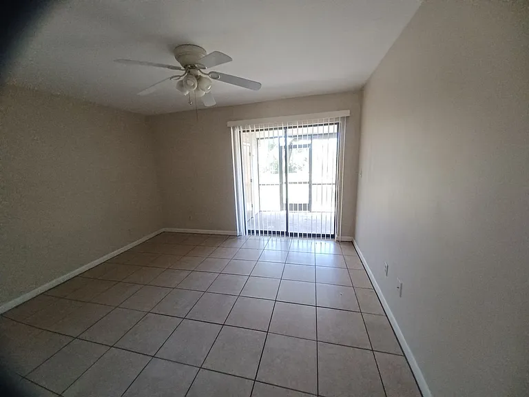 17382 W Carnegie Cir — Photo 5