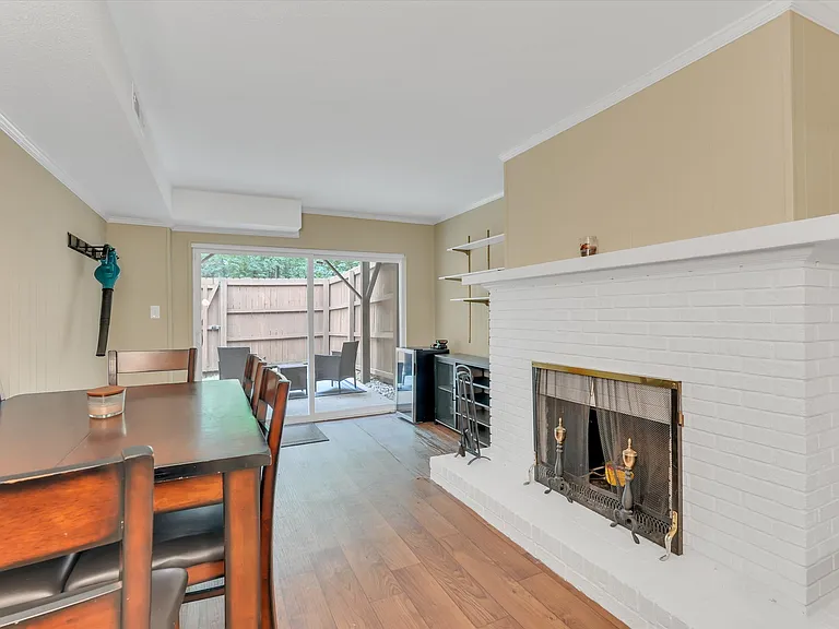 918 Hampshire Ct #A — Photo 8