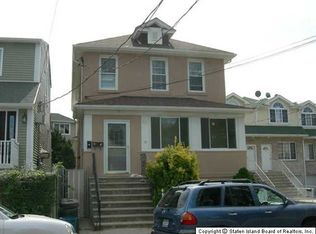 Robin Rd, Staten Island, NY 10305