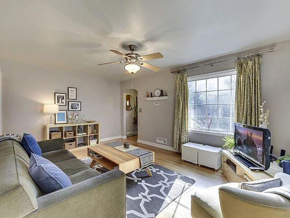 3rd image of 2519 Johnson St NE