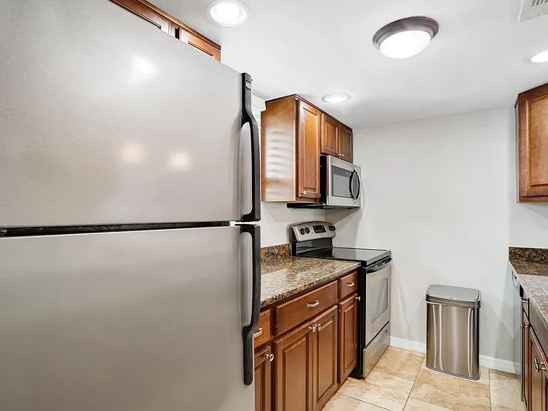 464 N Paula Dr #211 — Photo 9