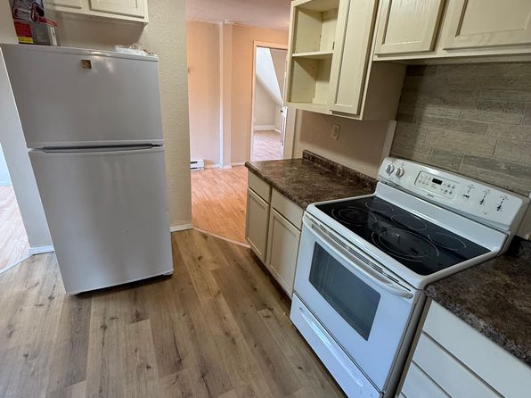 503 E College St #2