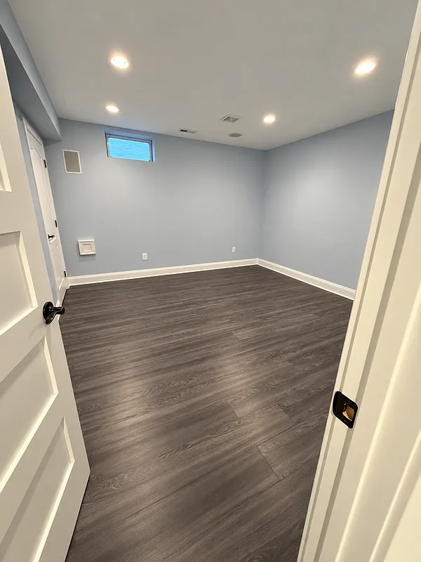 6 bed, 5.5 bath, 7851 sqft, $2,200 — Photo 4