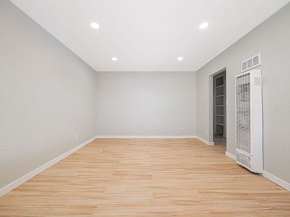 3rd image of 249 San Jacinto Dr