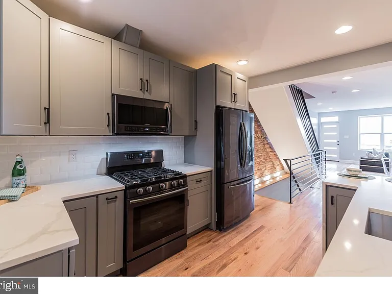 2441 Federal St — Photo 9