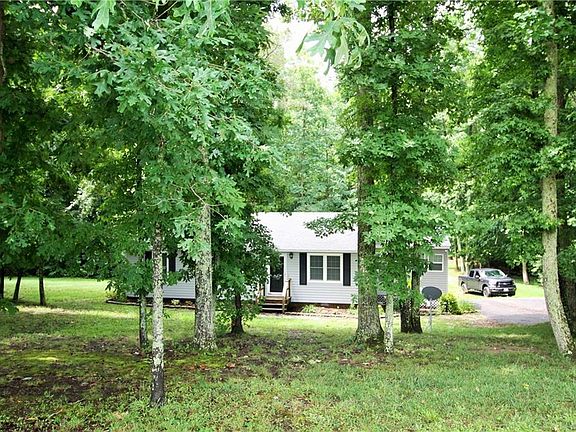 2nd image of 412 Kelley Ln