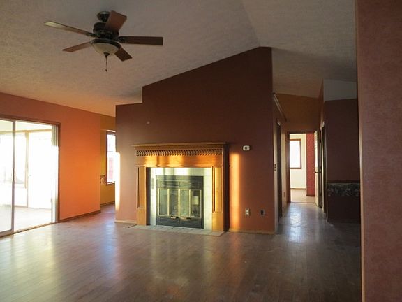 3rd image of 2409 N Baron Dr