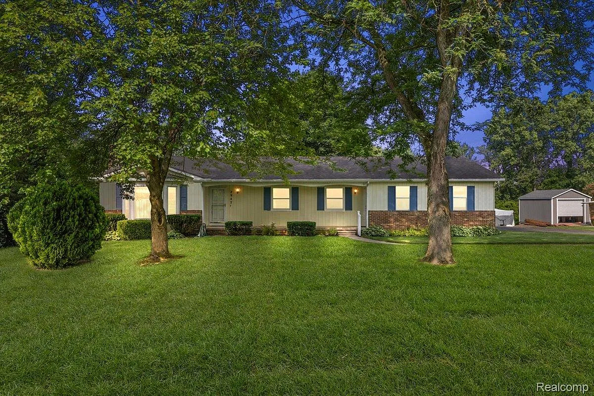2947 Sun Terrace Dr photo 1