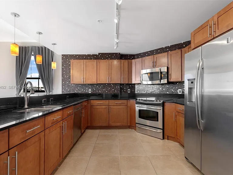 8390 SW 72nd Ave #412 — Photo 5