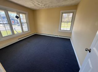 8 Chaplin Ave #1, Merrick, NY 11566