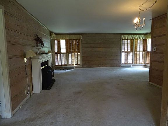 5th image of 1330 N Washington Ave