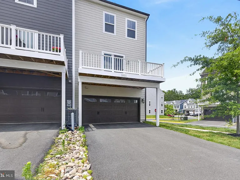 1601 Grove Chestnut Rd — Photo 40